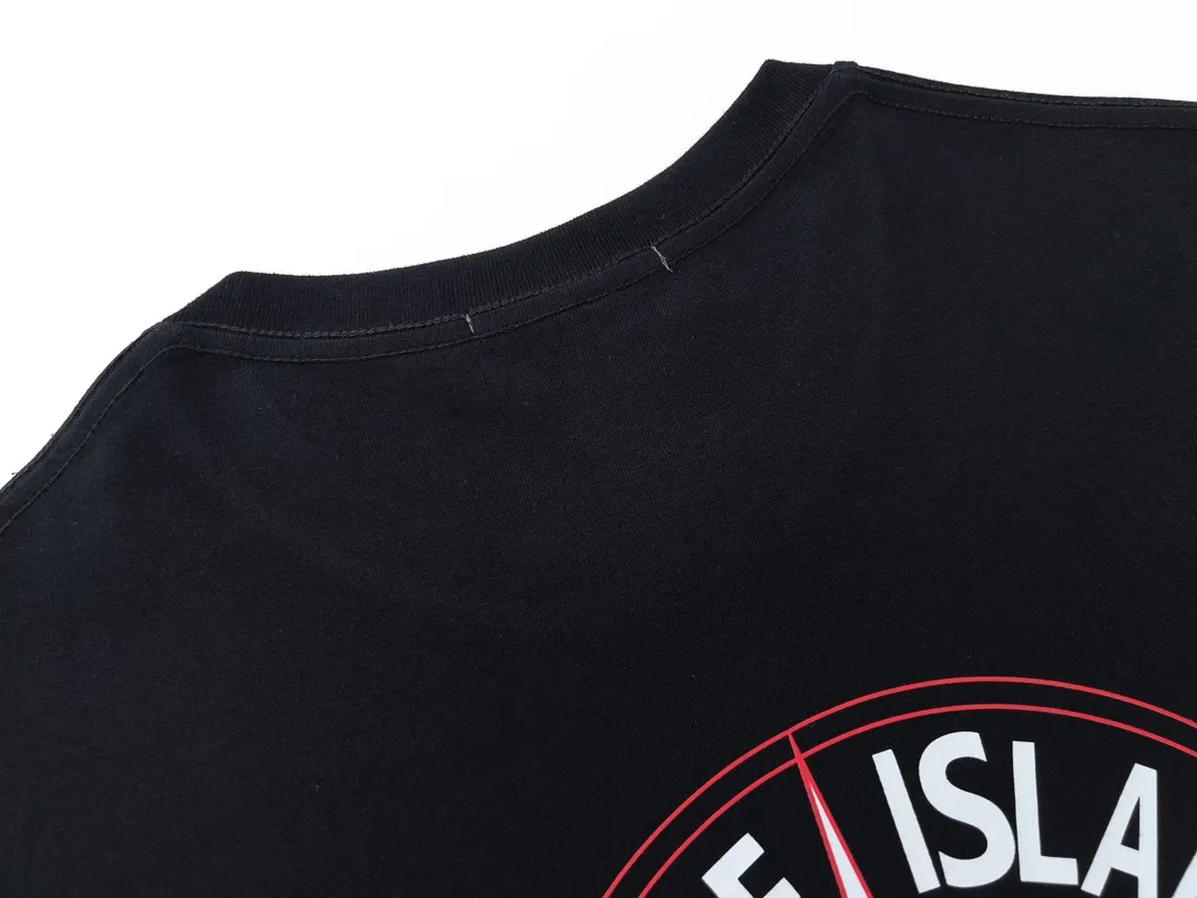 W652#P110💰 [Stone lsland/Stone Island summer new mechanical compass front and back printed pattern short-sleeved T-shirt] ⚠️[Original creation with high control of details] - Made of 260 grams of combed cotton with 32-count double yarn, soft and comfortable to the touch, sweat-absorbent and breathable. - Simple, basic and versatile style, original quality, the first choice for couples. - Made in a large factory, four needles and five threads on the shoulder, neatly arranged, high quality workmanship. - Same style for men and women. Very versatile, one piece for everyone, details are clearly visible. Color: Black White Size: M L